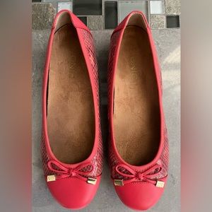Vionic: Spark Minna (Coral) ballet flats